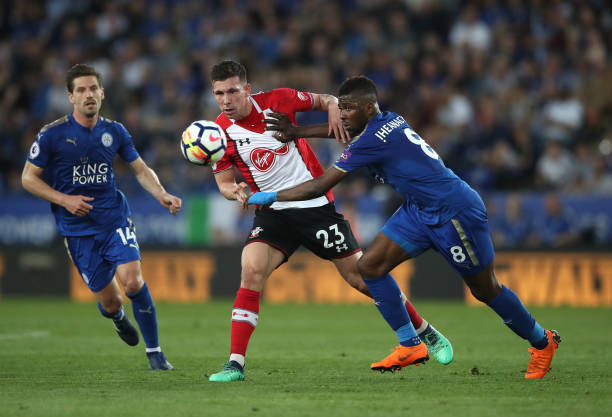 國足球寫下 國足球寫下